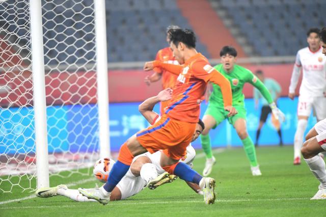 蜂鸟电竞官网-吴兴涵伤愈后扮奇兵最谢妻子 郝伟：他对得起自己