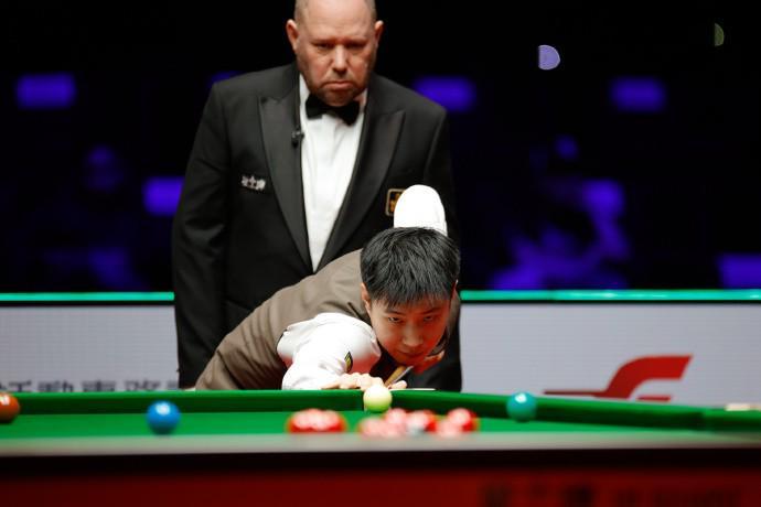 蜂鸟电竞APP-历史首次！赵心童、周跃龙惊险晋级，国手包揽斯诺克世界大奖赛4强
